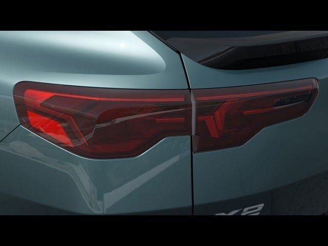 Used 2025 BMW X2 xDrive28i w/ Technology Package AWD/4WD image 11