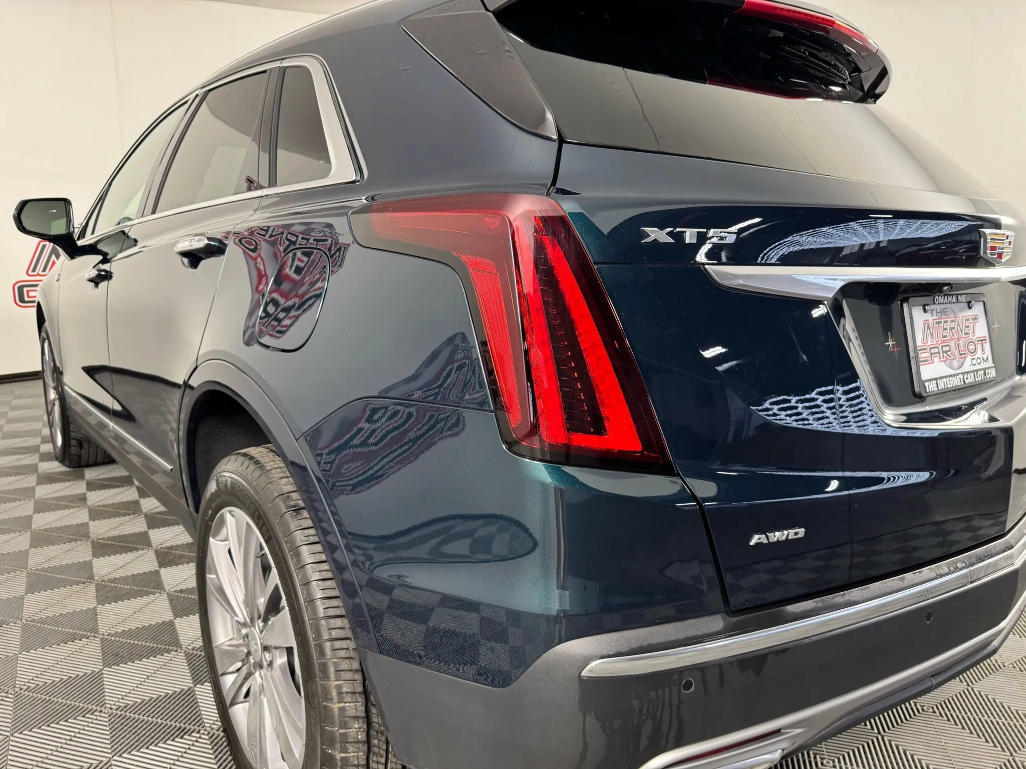 Used 2024 Cadillac XT5 Premium Luxury w/ LPO, Floor Liner Package AWD/4WD image 28