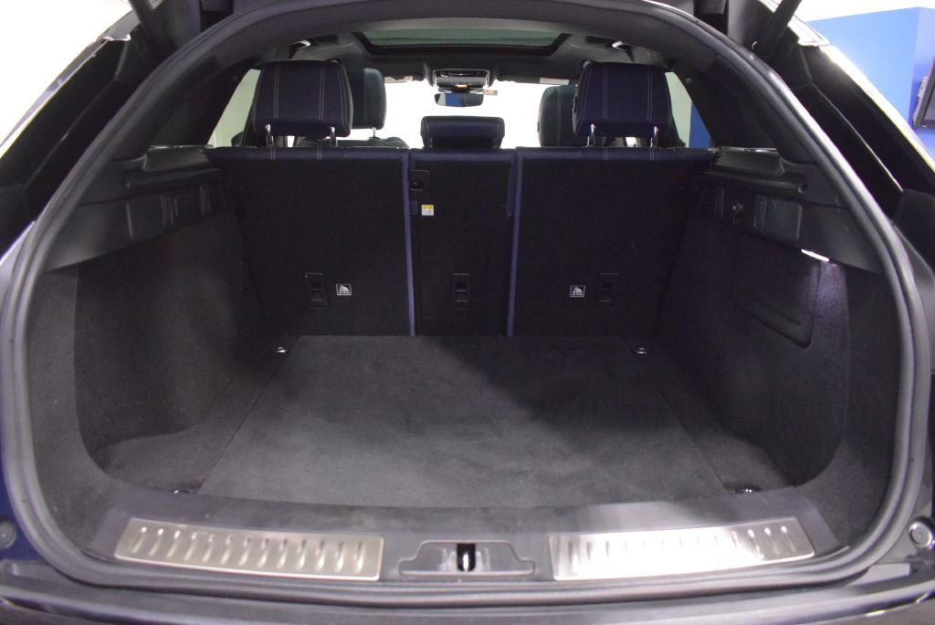 Used 2020 Land Rover Range Rover Velar R-Dynamic S image 14