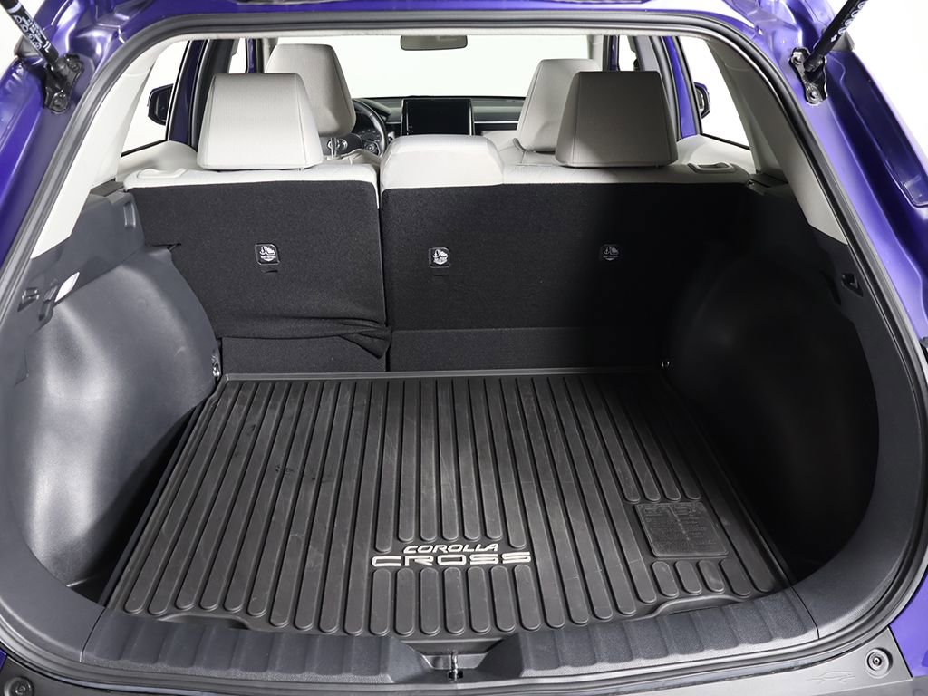 Used 2023 Toyota Corolla Cross LE image 17