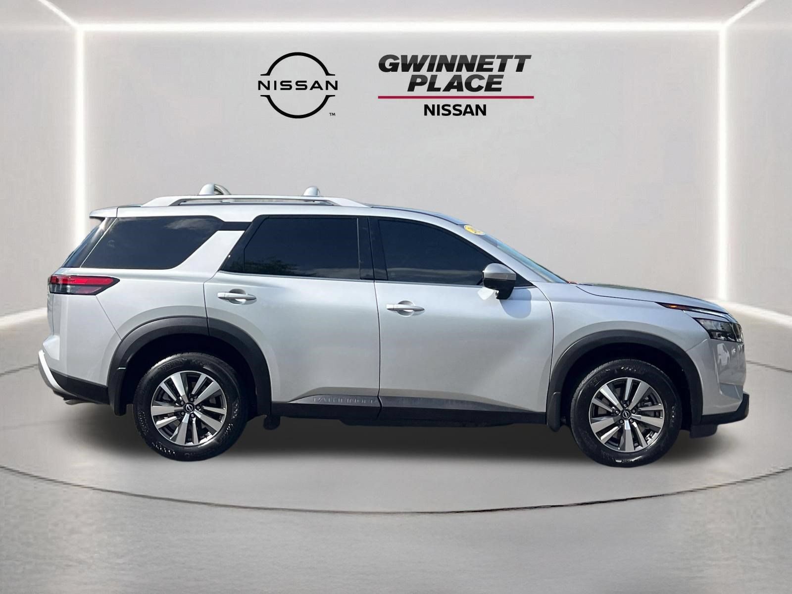 Certified 2025 Nissan Pathfinder SL w/ Cargo Package AWD/4WD image 25