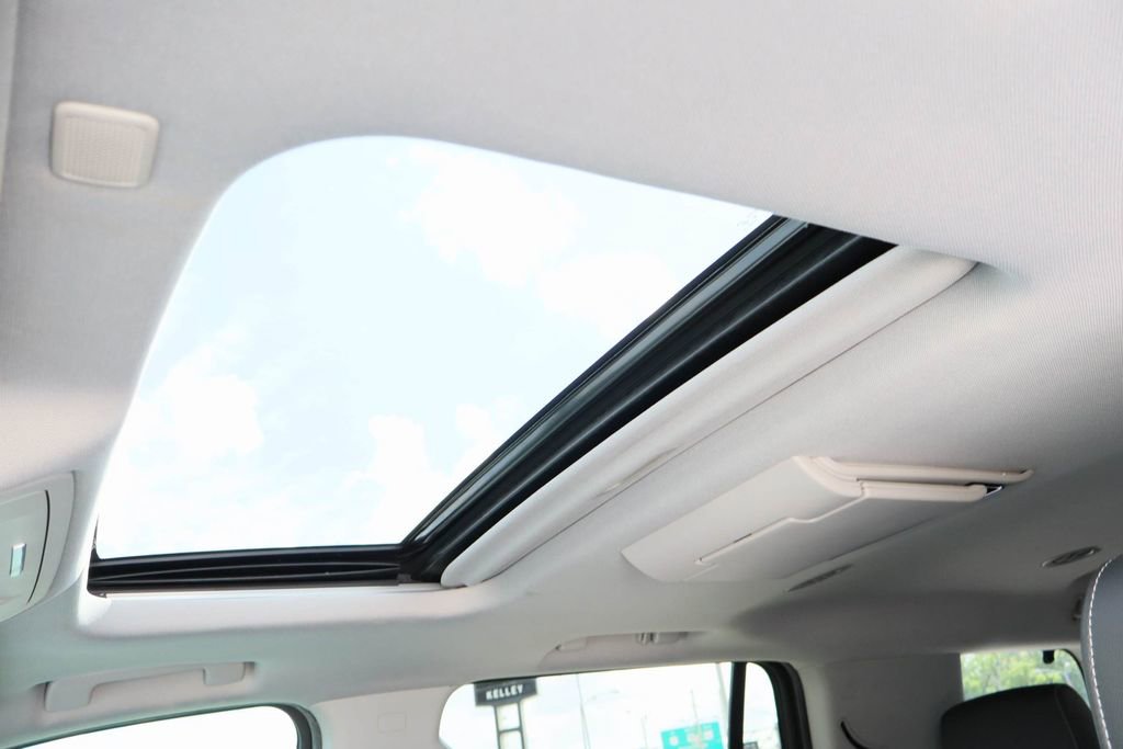 Certified 2018 GMC Yukon SLT w/ Open Road Package AWD/4WD image 23