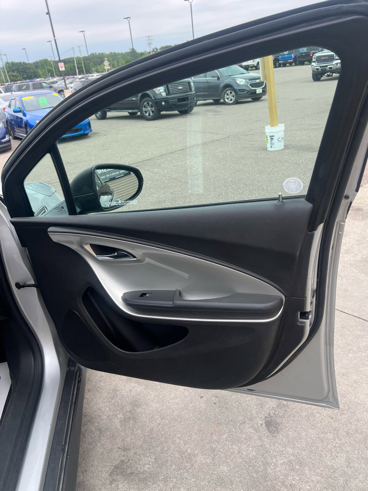 Used 2015 Chevrolet Volt Standard image 16
