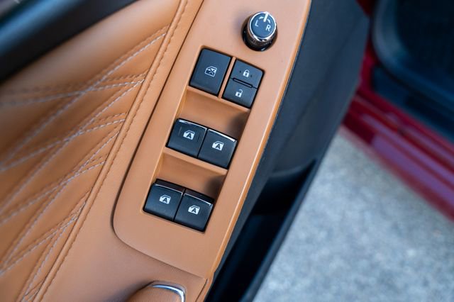 Used 2020 Toyota Avalon Limited image 22