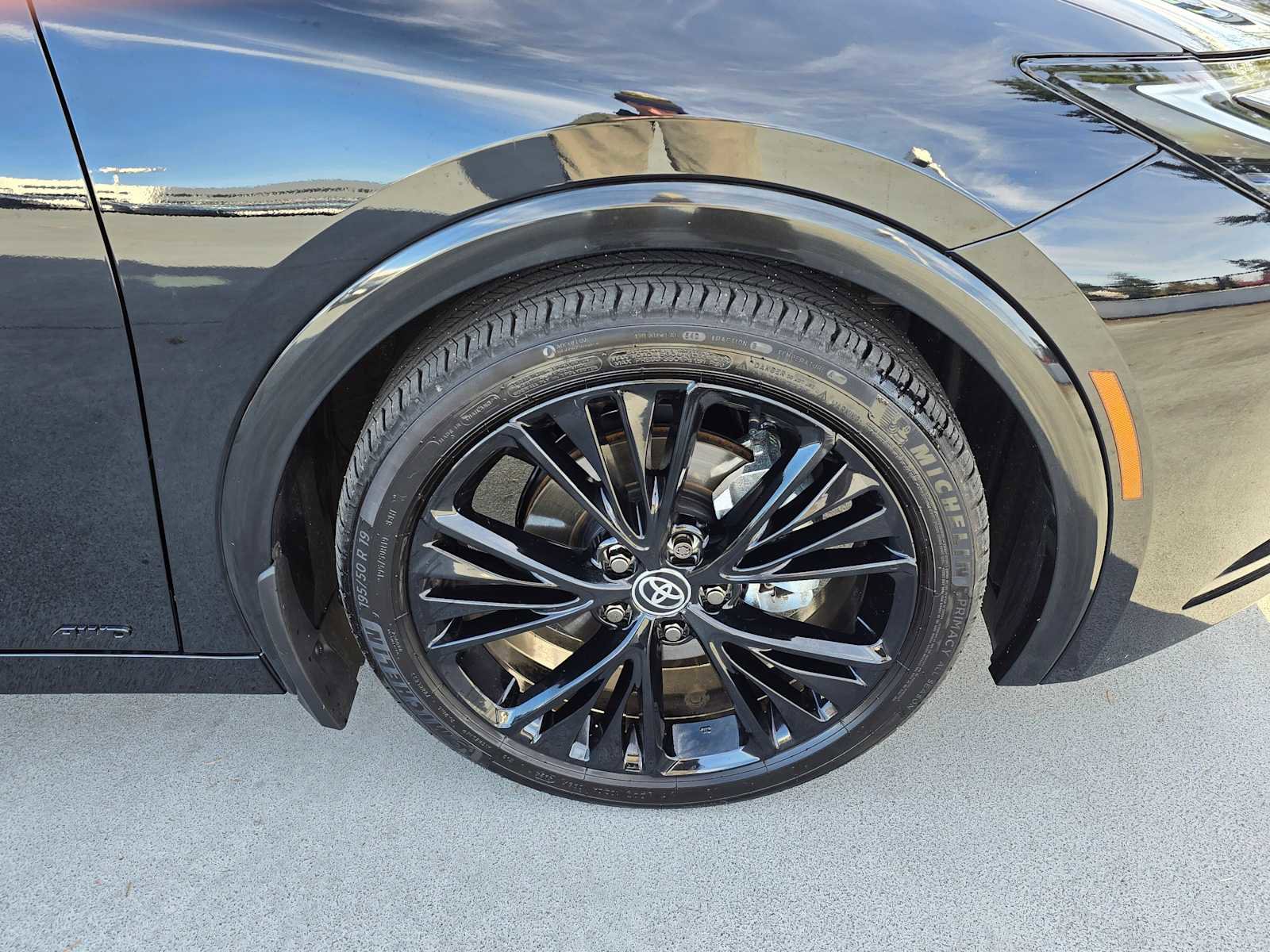 Certified 2025 Toyota Prius AWD image 9