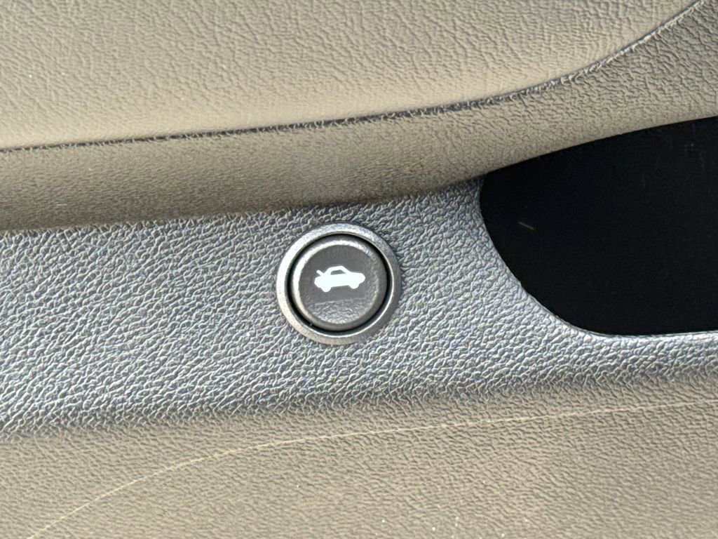 Used 2013 Chevrolet Camaro LS RWD image 20