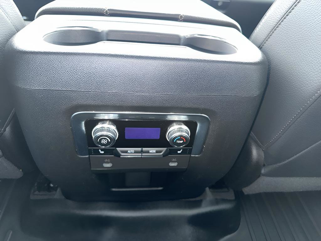 Used 2022 GMC Yukon XL Denali image 20