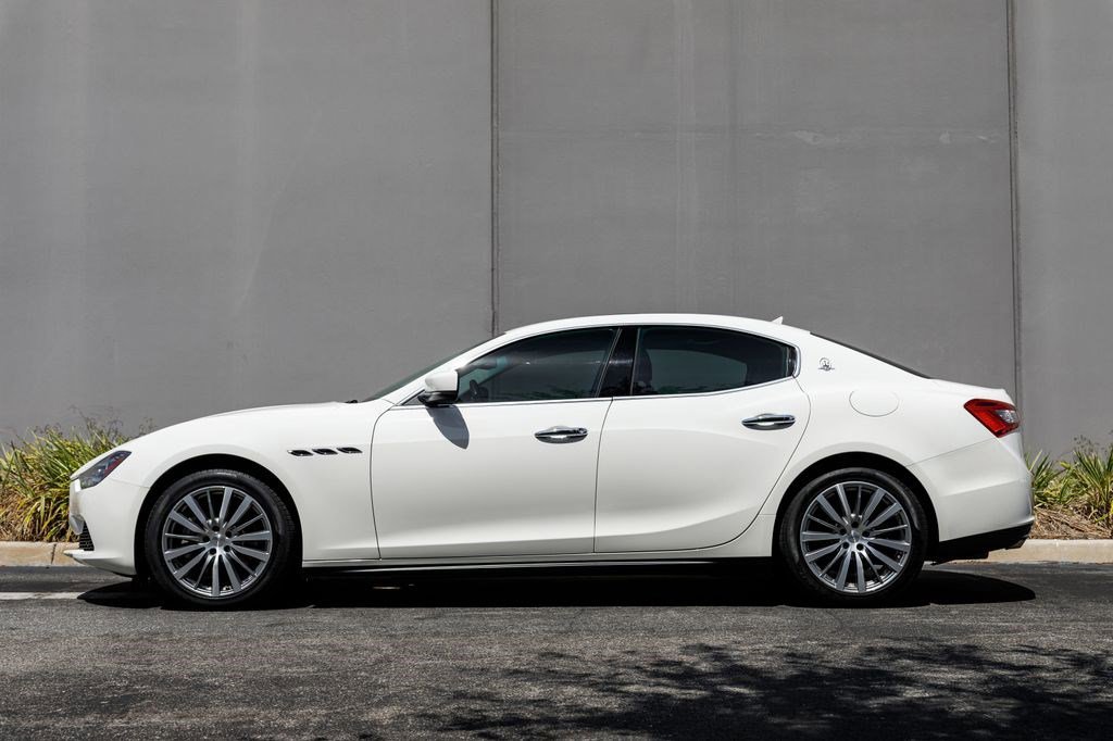 Used 2016 Maserati Ghibli image 2