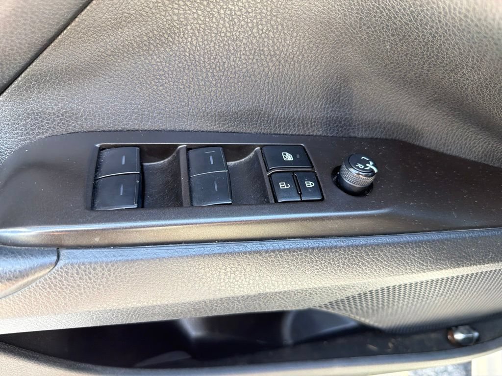 Used 2023 Toyota Camry SE FWD image 12