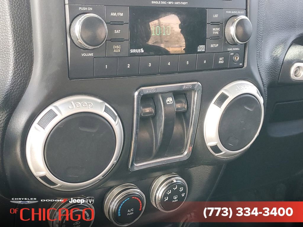 Used 2015 Jeep Wrangler Sahara w/ Connectivity Group AWD/4WD image 27