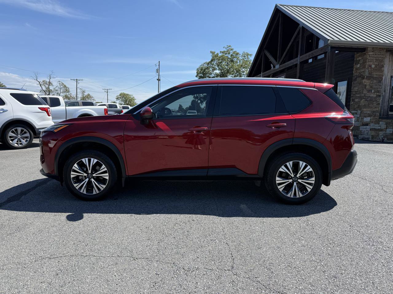 Used 2022 Nissan Rogue SV w/ SV Premium Package FWD image 3