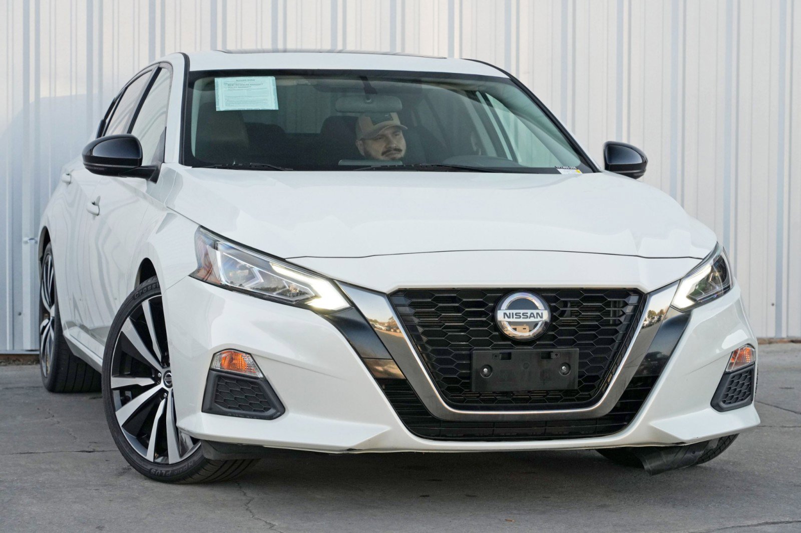 Used 2019 Nissan Altima 2.5 SR w/ SR Premium Package image 2