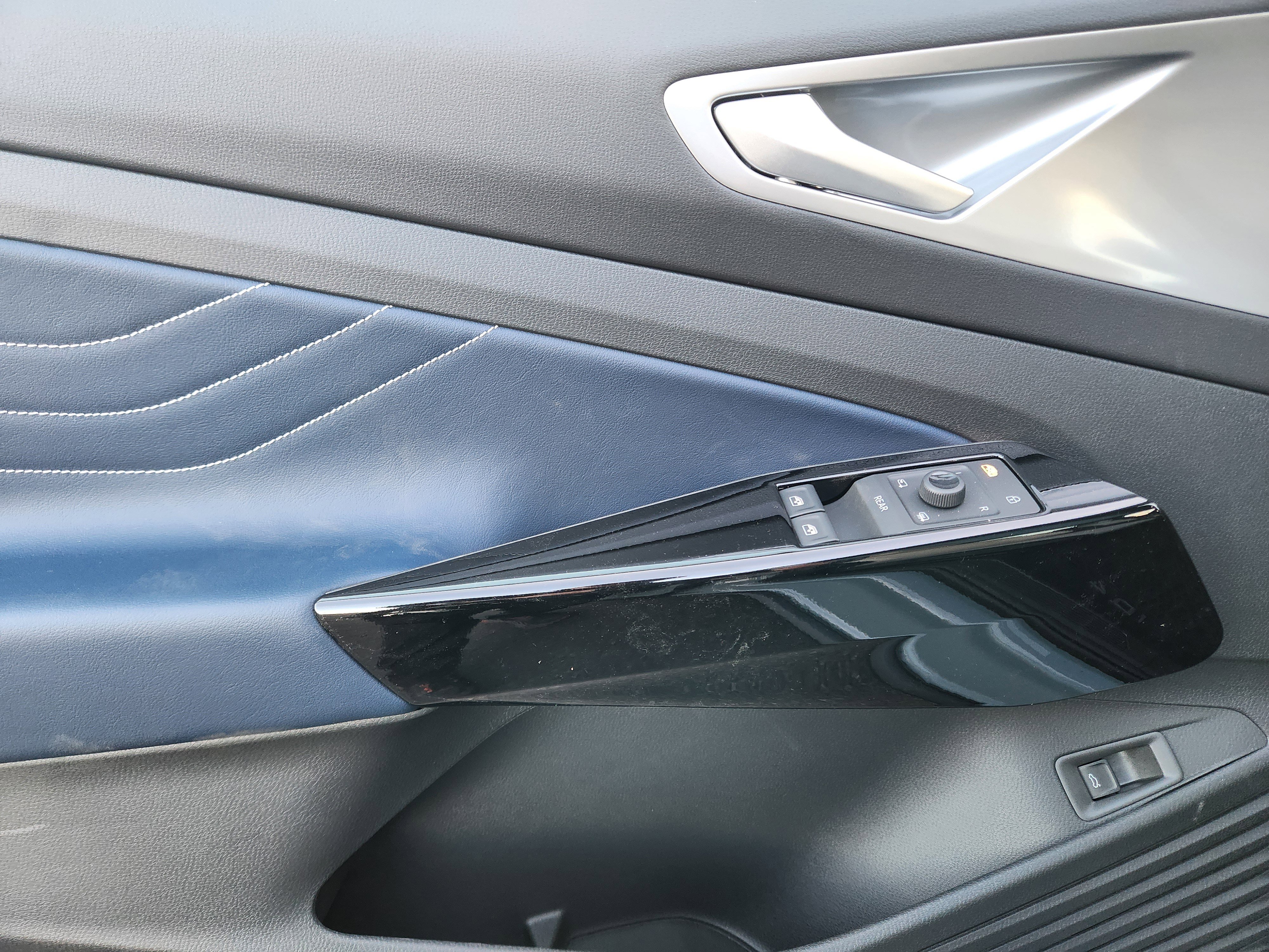 New 2026 Volkswagen ID.4 Pro S Plus AWD/4WD image 16