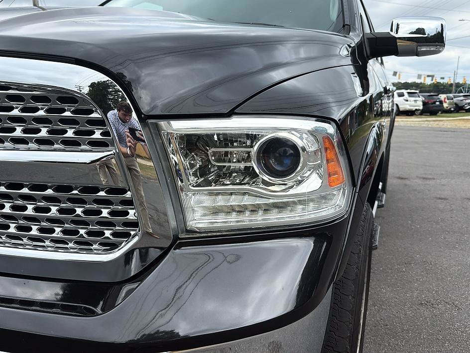 Used 2017 RAM 1500 Laramie w/ Convenience Group AWD/4WD image 21