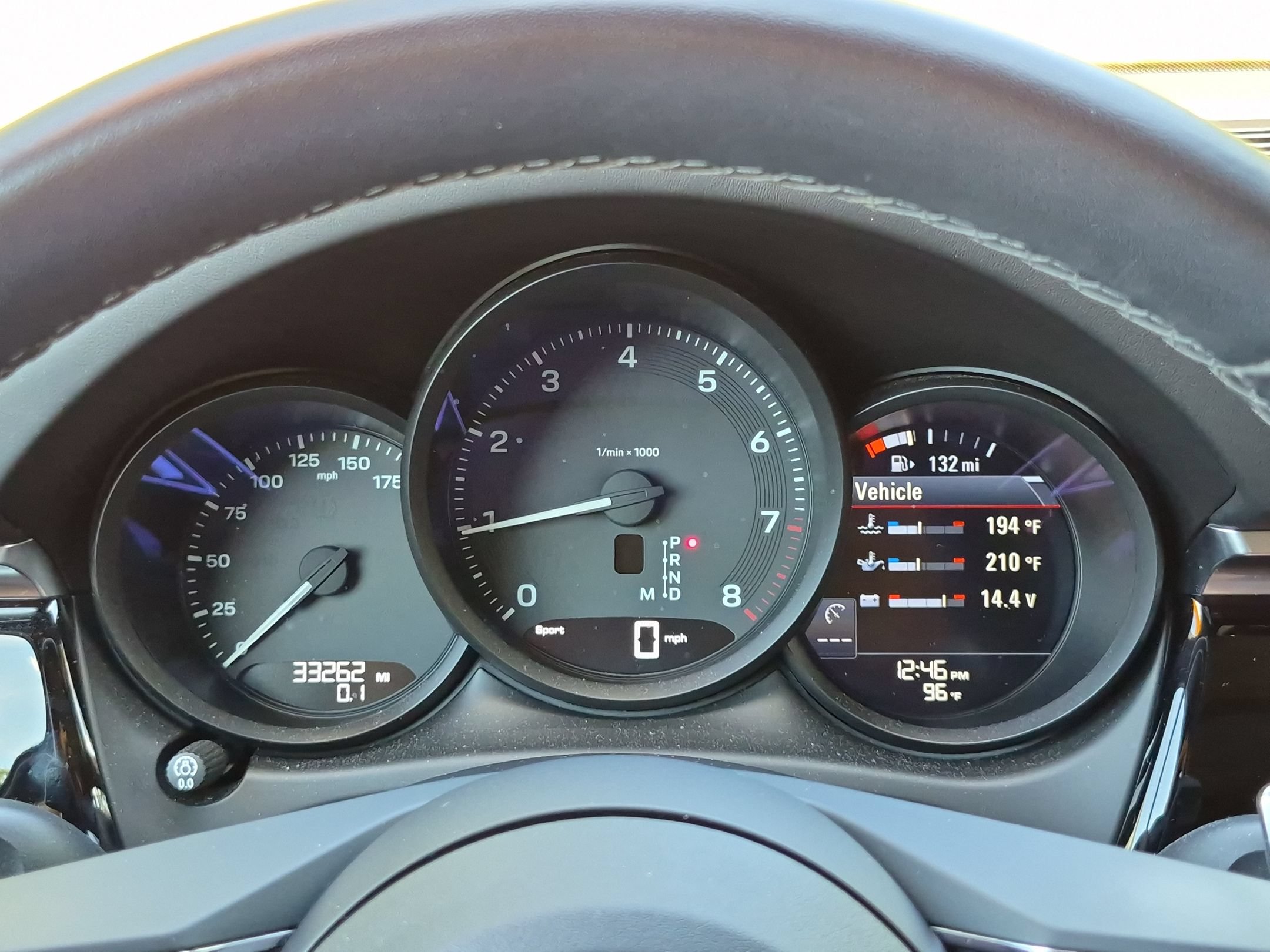 Certified 2024 Porsche Macan AWD/4WD image 10