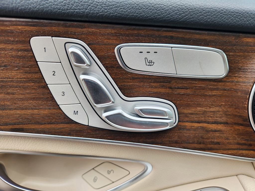 Used 2022 Mercedes-Benz GLC 300 4MATIC image 15