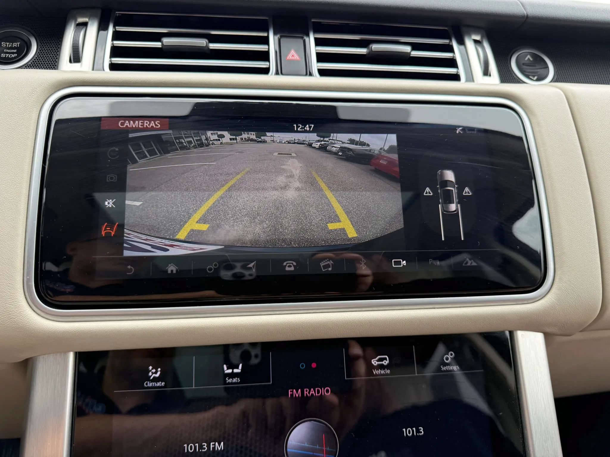 Used 2018 Land Rover Range Rover HSE AWD/4WD image 16