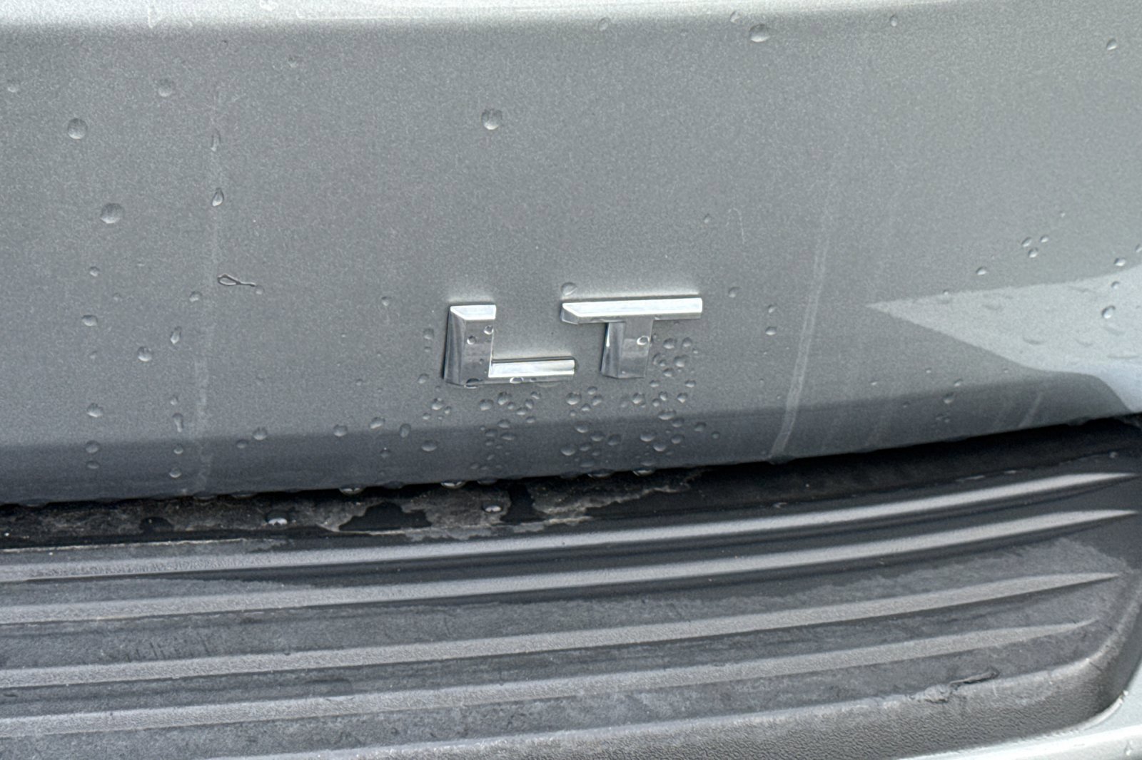 Used 2024 Chevrolet Suburban LT image 37