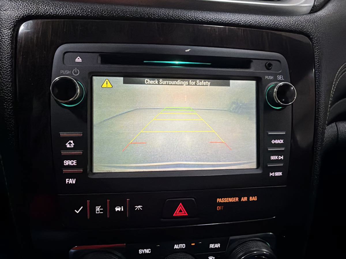 Used 2017 Chevrolet Traverse LT FWD image 10