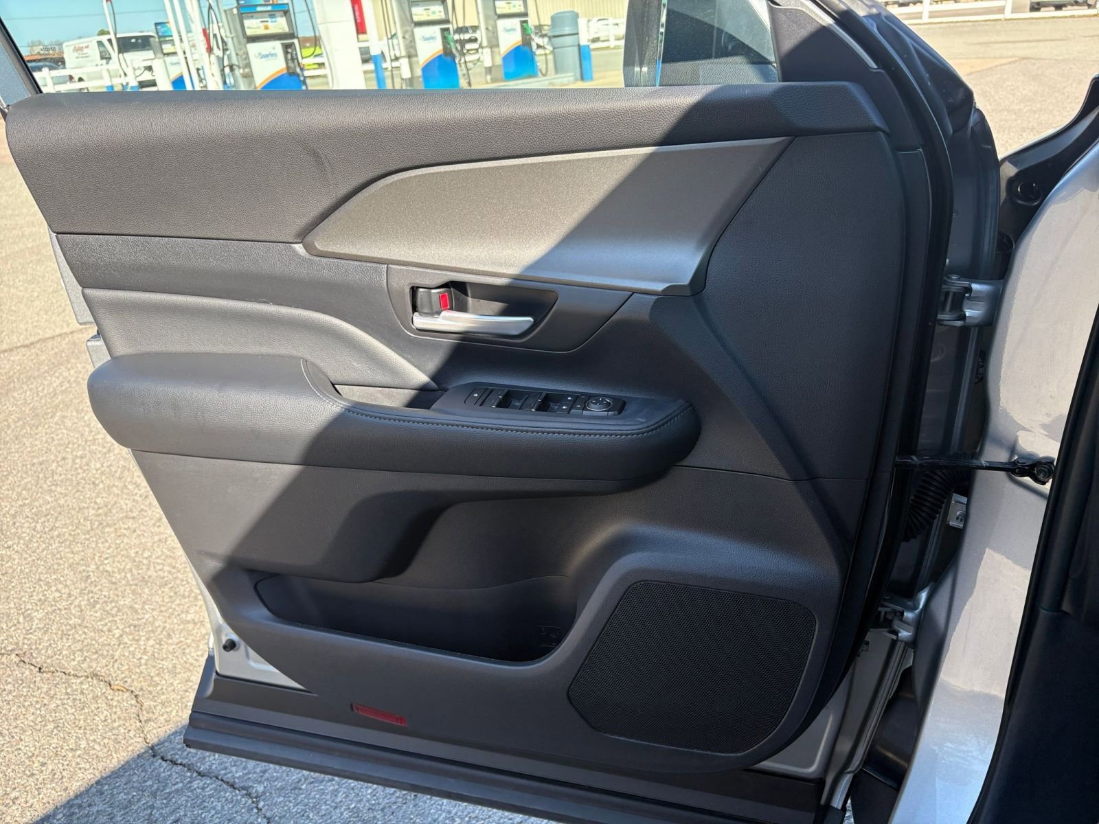 Used 2025 Toyota Grand Highlander FWD image 18