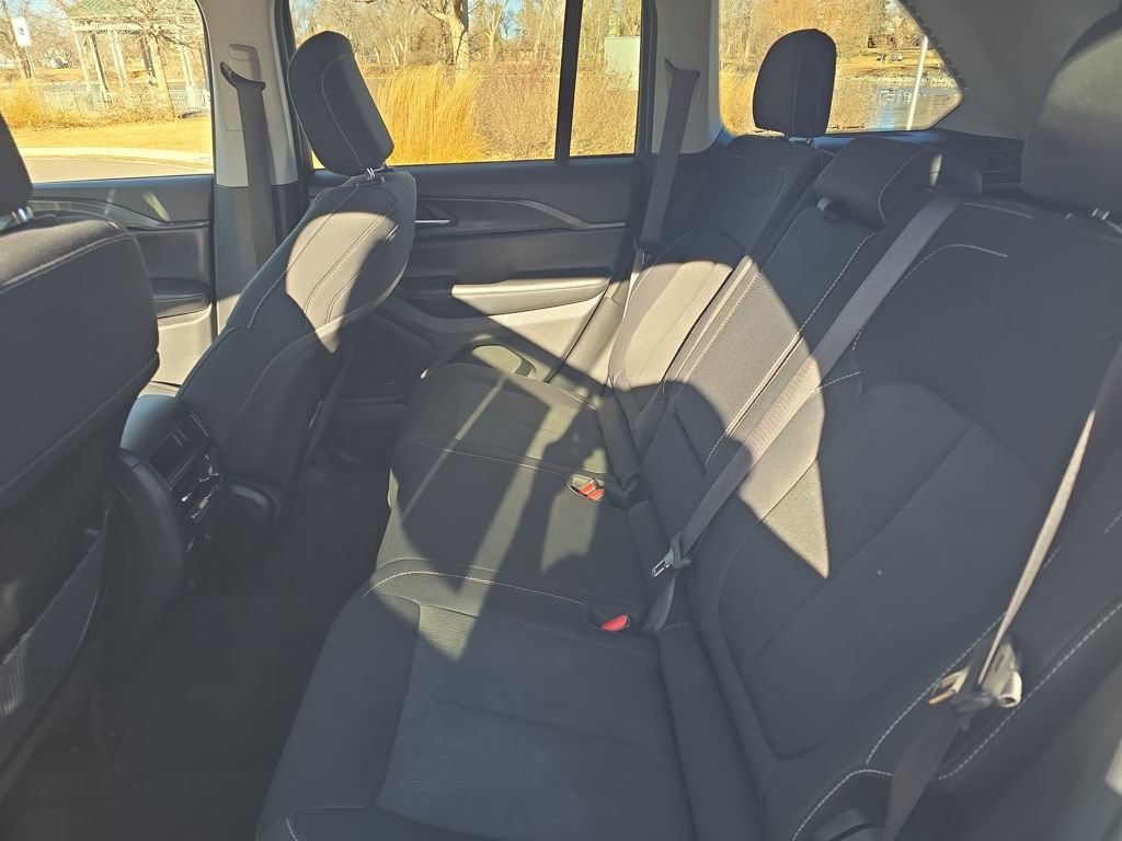 Used 2023 Jeep Grand Cherokee Laredo image 22