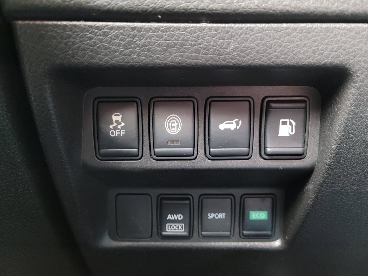 Used 2019 Nissan Rogue SV image 12