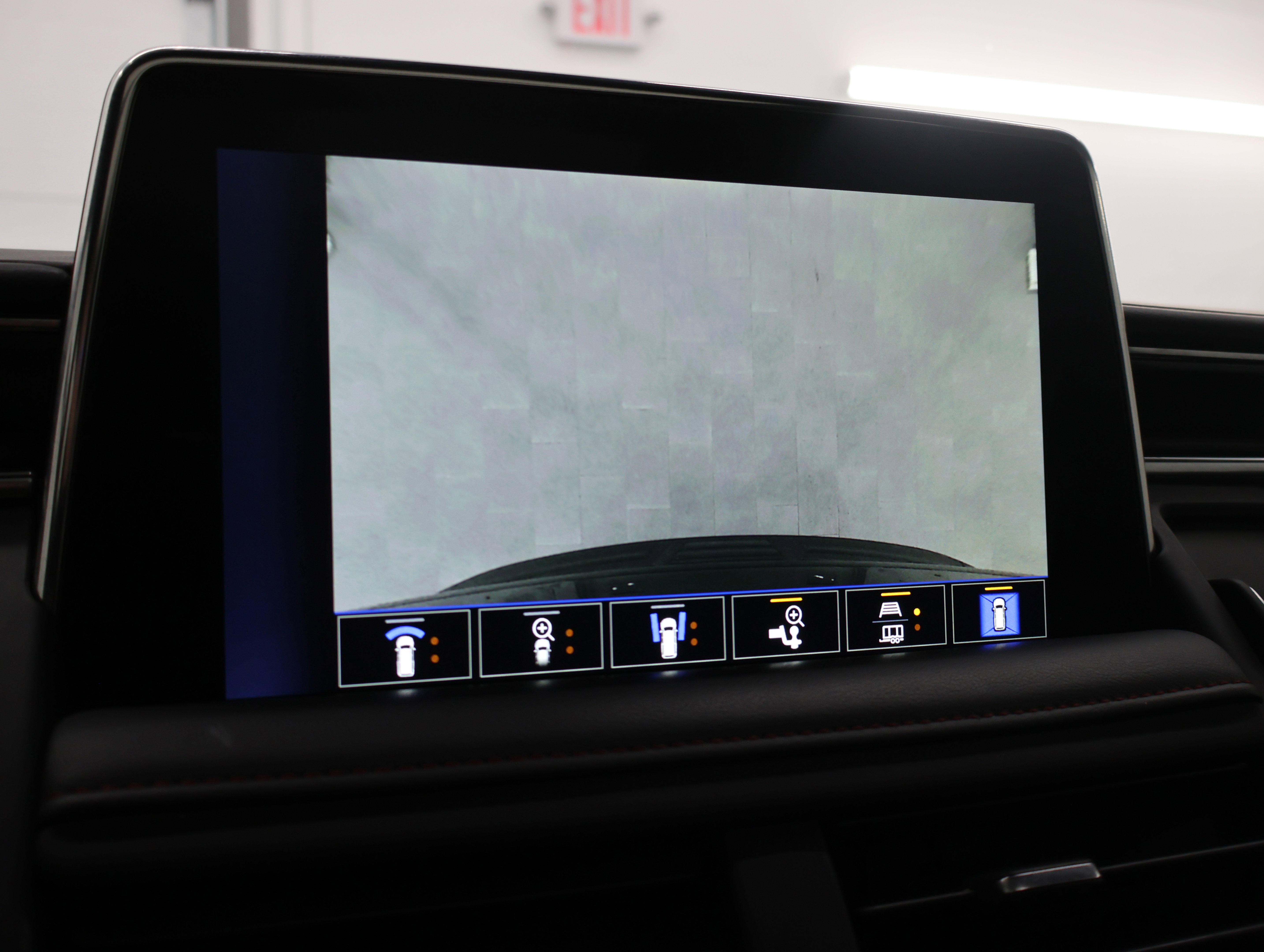 Used 2023 Chevrolet Suburban RST w/ Luxury Package AWD/4WD image 24