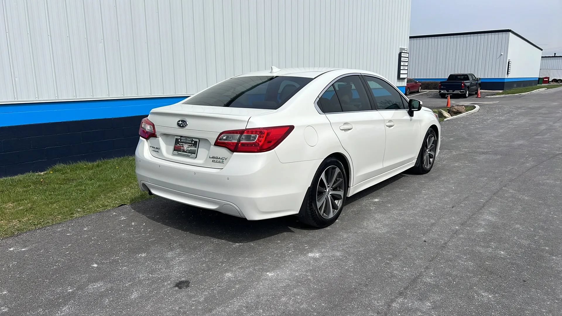 Used 2017 Subaru Legacy 2.5i Limited AWD/4WD image 5