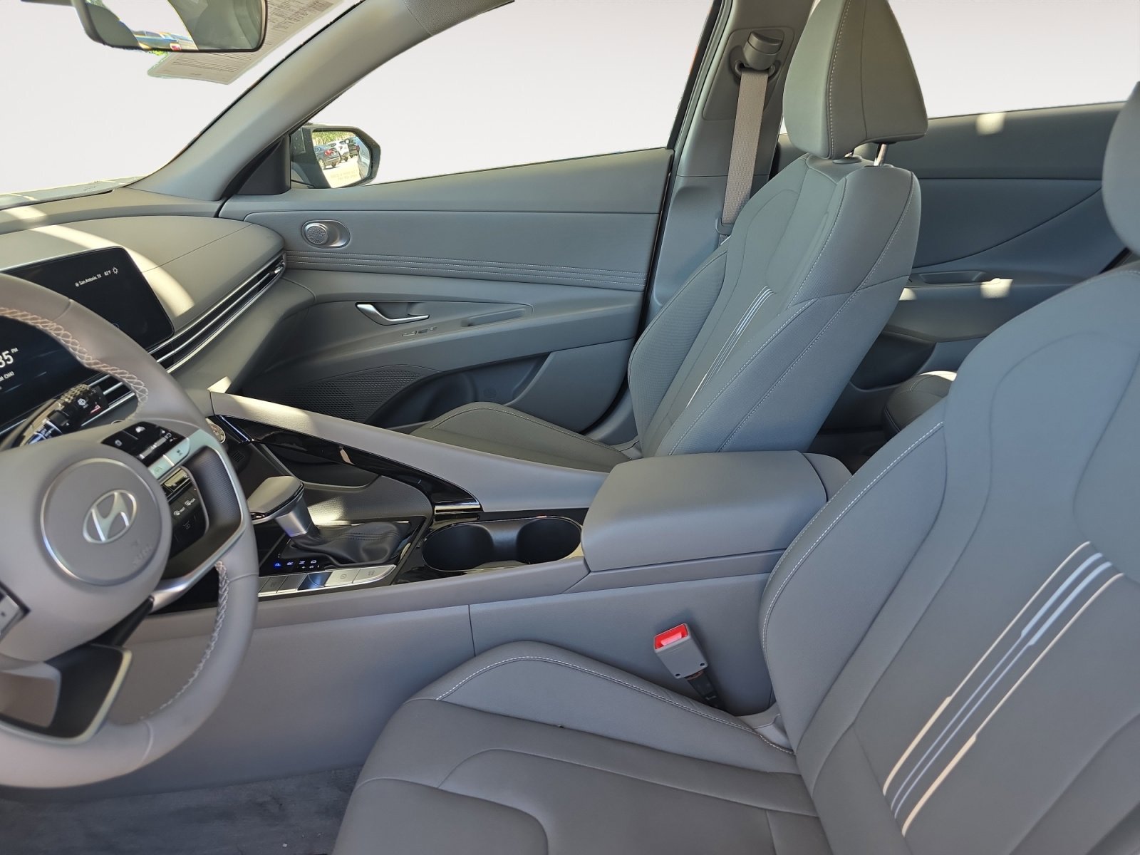 Used 2024 Hyundai Elantra SEL w/ Convenience Package FWD image 21