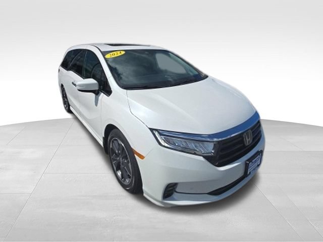 Used 2024 Honda Odyssey Elite image 2