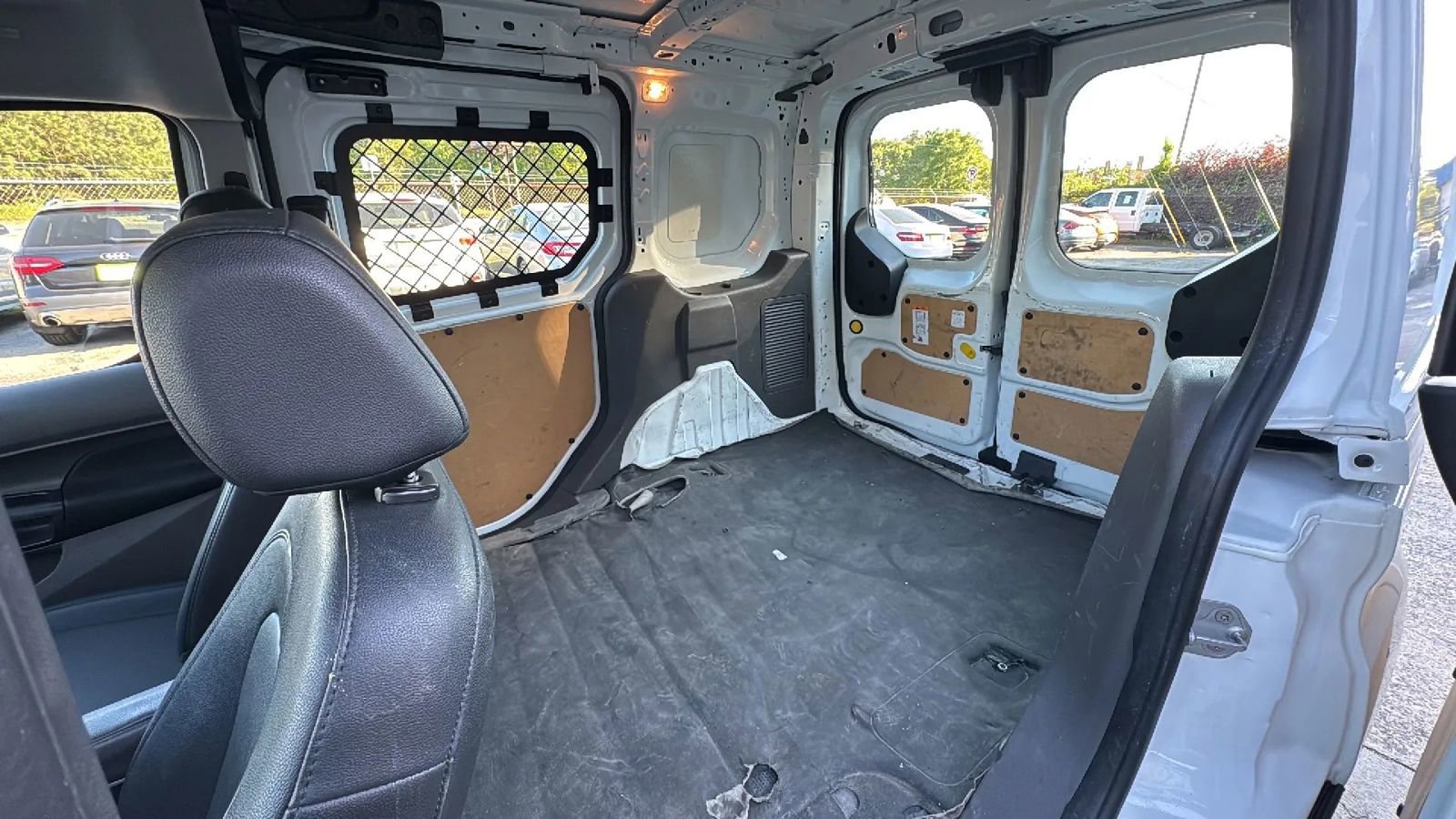 Used 2020 Ford Transit Connect XL image 15