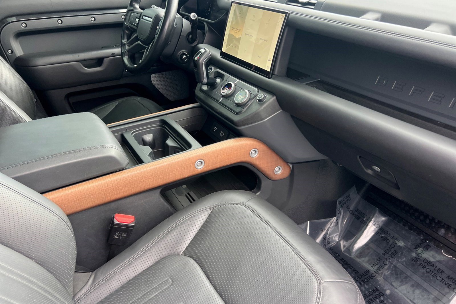 Certified 2023 Land Rover Defender 130 X image 32