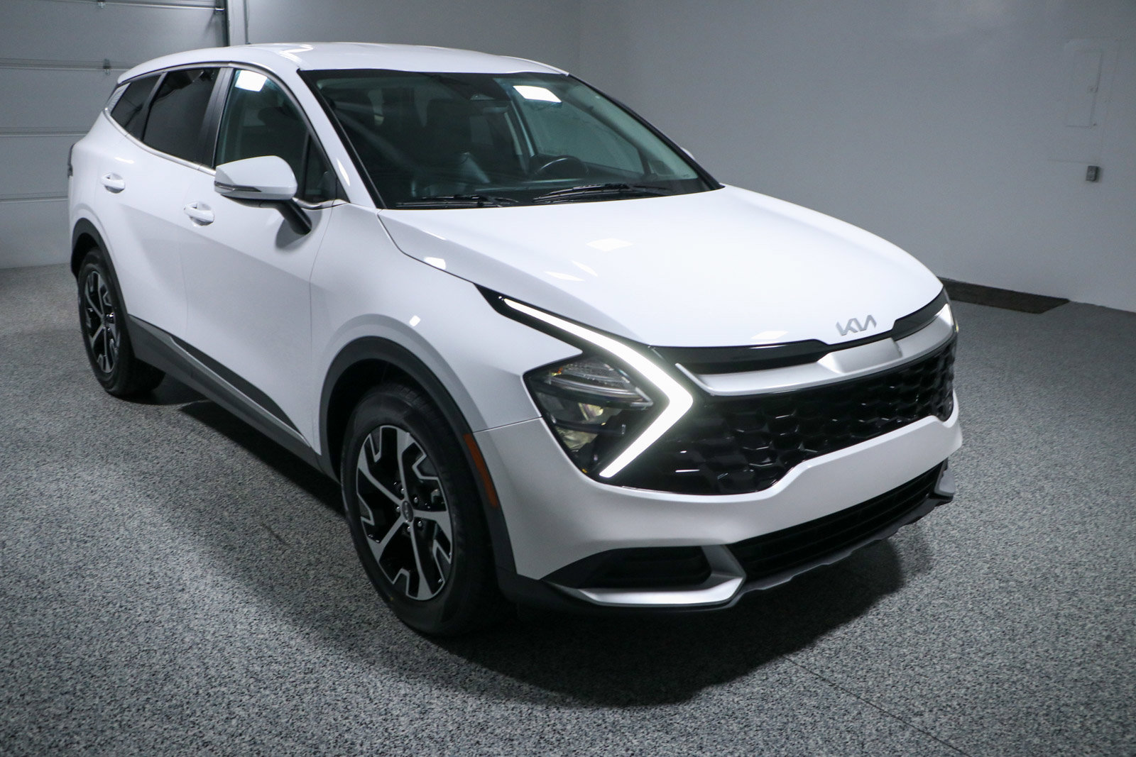Used 2023 Kia Sportage EX FWD image 5