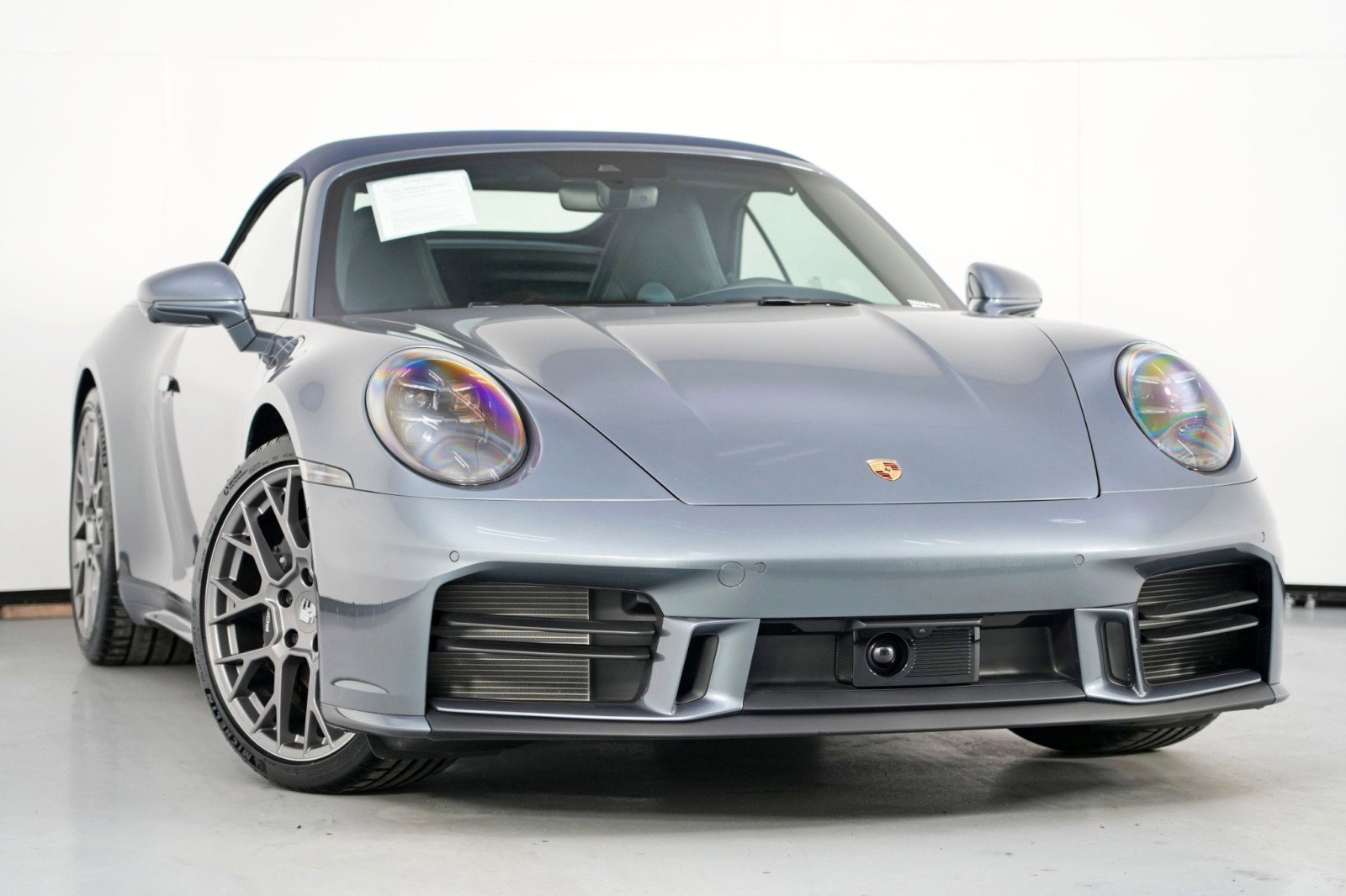 Used 2025 Porsche 911 Carrera image 4