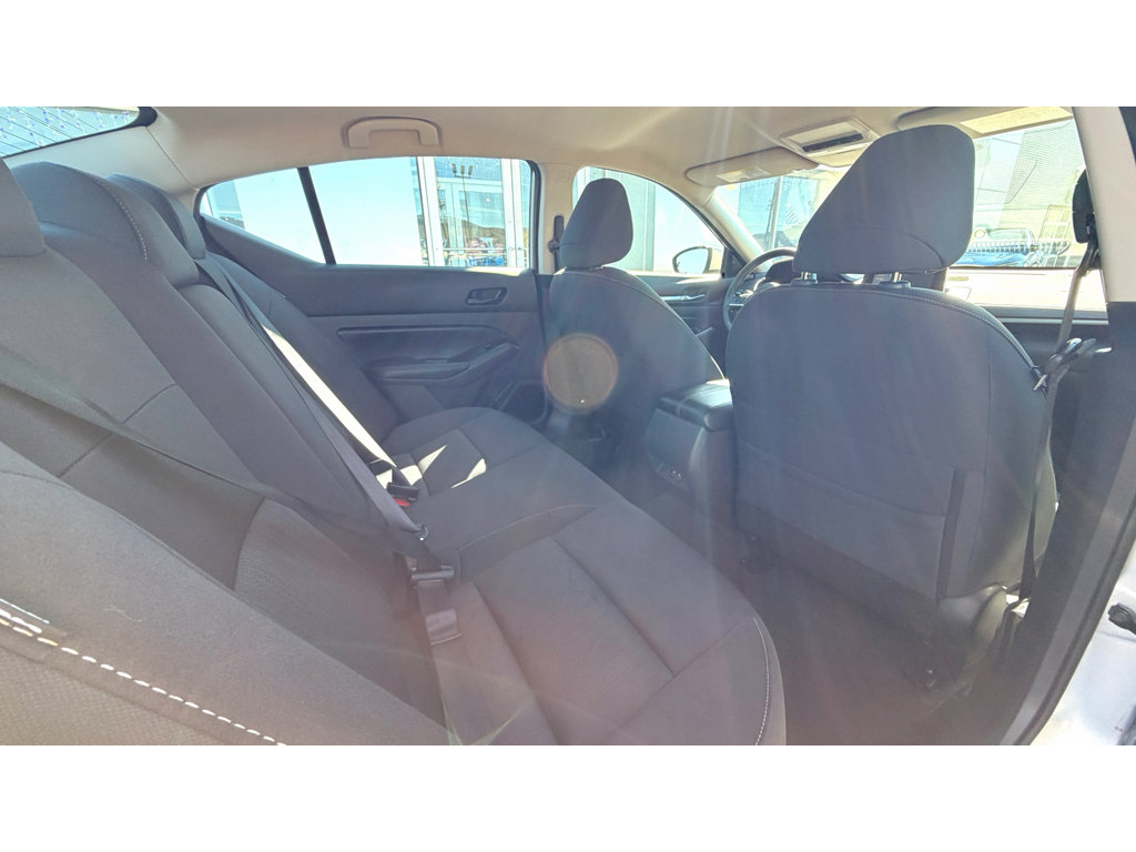 Used 2023 Nissan Altima 2.5 SV FWD image 12