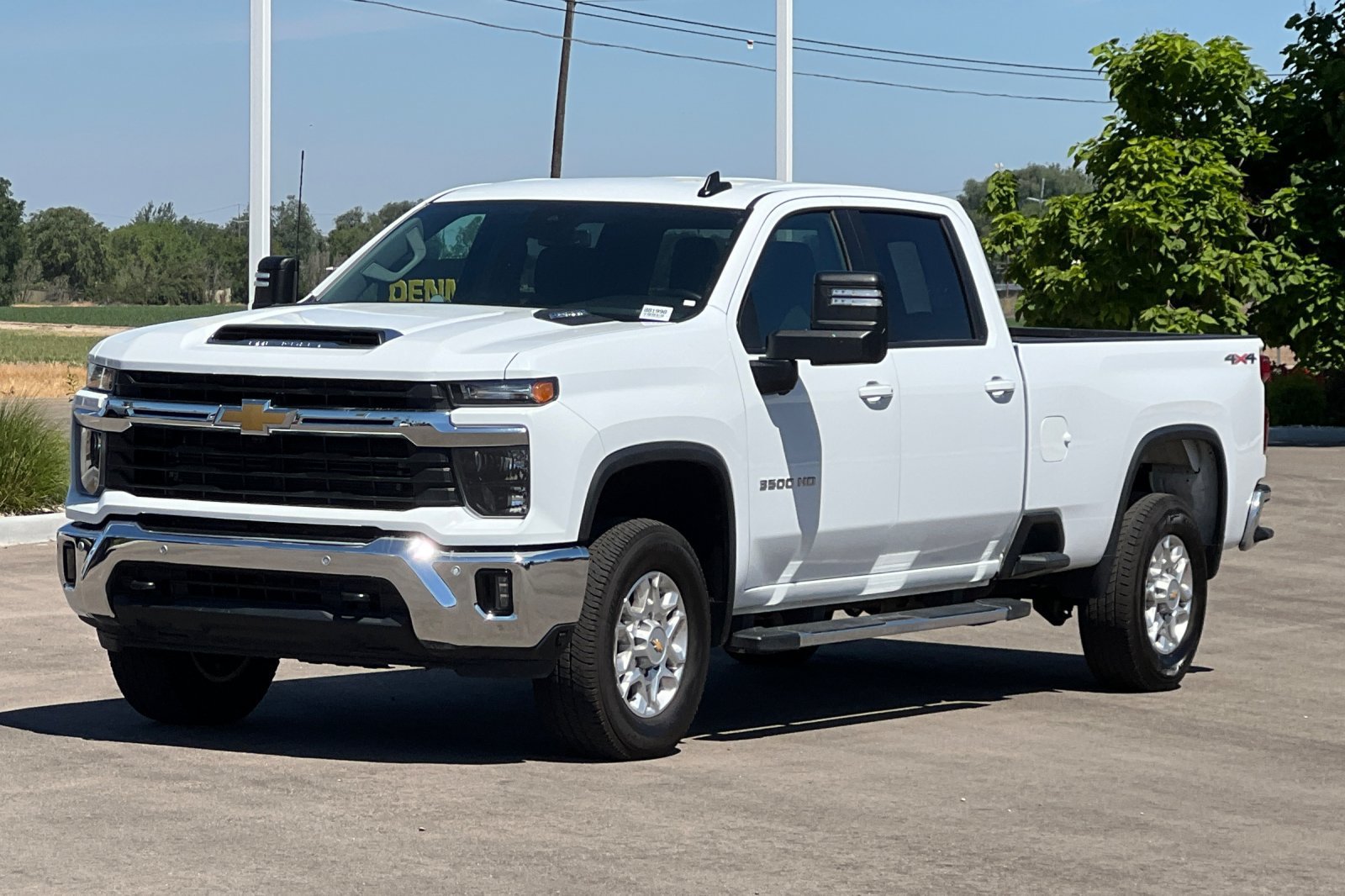 Used 2025 Chevrolet Silverado 3500 LT w/ Safety Package AWD/4WD image 4
