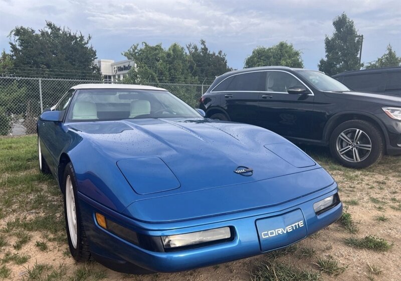 Used 1992 Chevrolet Corvette Convertible RWD image 6