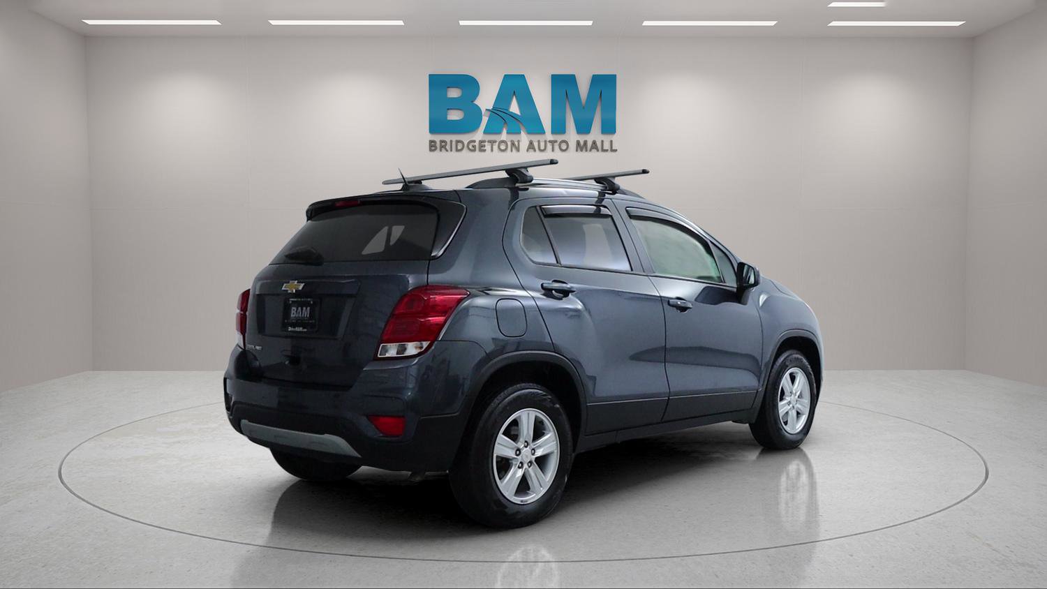 Used 2022 Chevrolet Trax LT w/ LT Convenience Package image 13