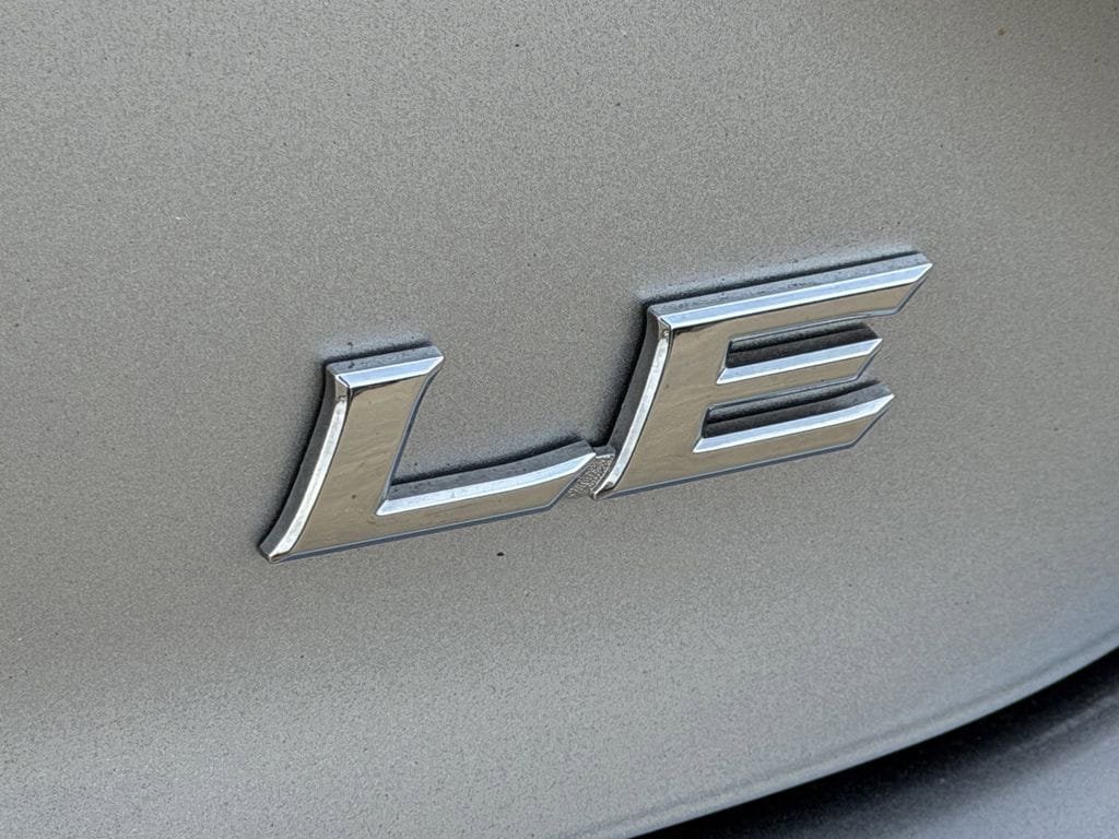 Used 2025 Toyota Camry LE FWD image 11