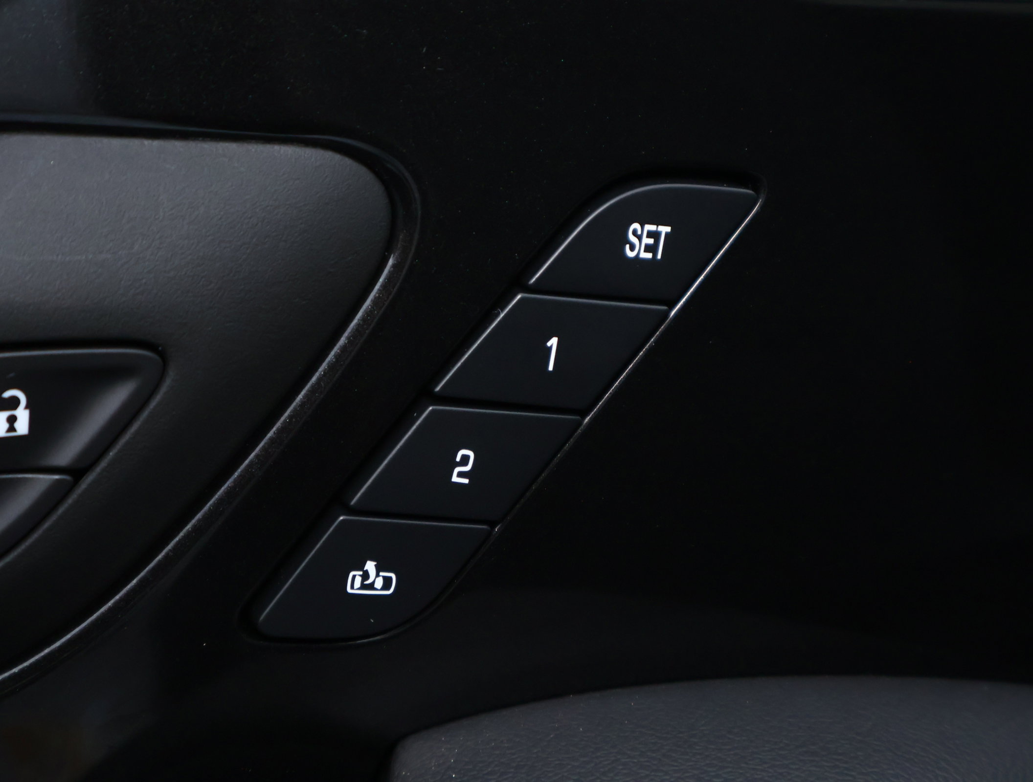 Used 2025 Chevrolet Blazer Premier w/ Driver Confidence II Package AWD/4WD image 9