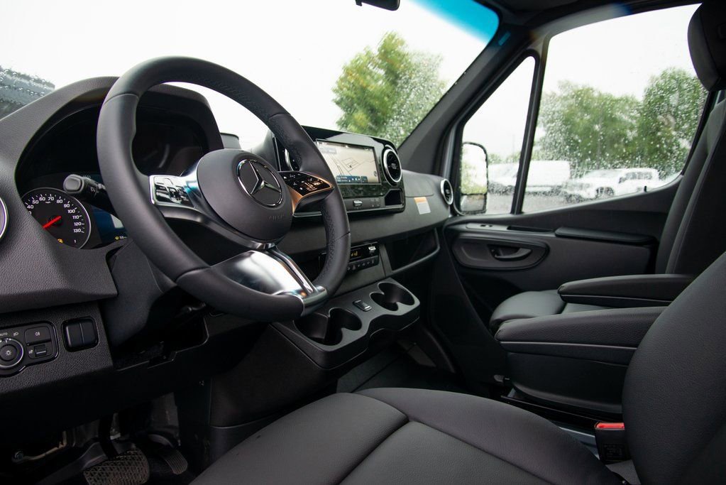 New 2025 Mercedes-Benz Sprinter 2500 image 11