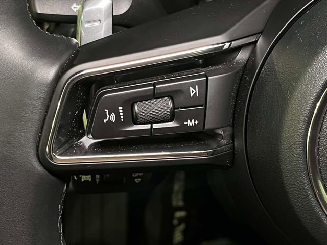 Certified 2025 Porsche Macan AWD/4WD image 39