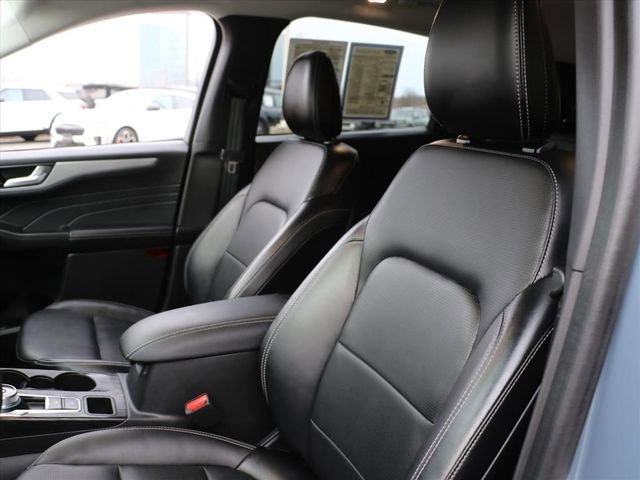 Used 2024 Ford Escape Platinum image 28