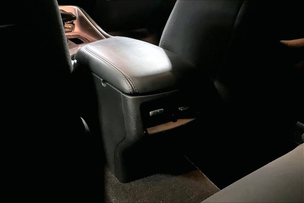 Used 2022 Dodge Challenger SXT w/ Blacktop Package image 29