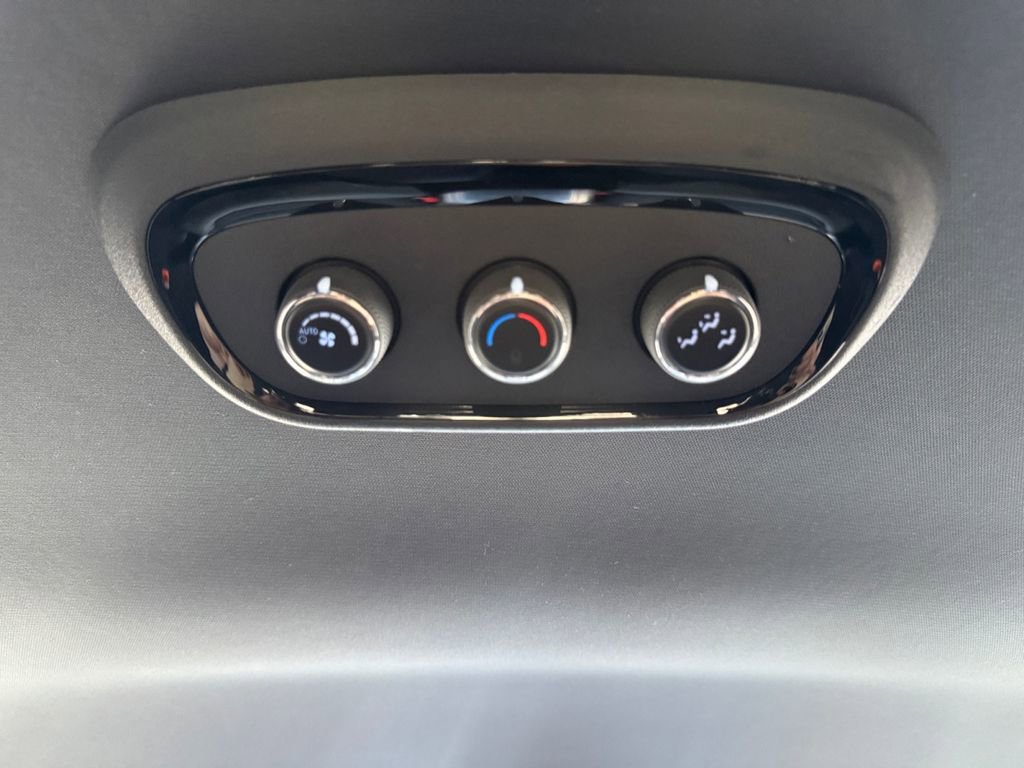 Used 2025 Dodge Durango GT AWD/4WD image 11