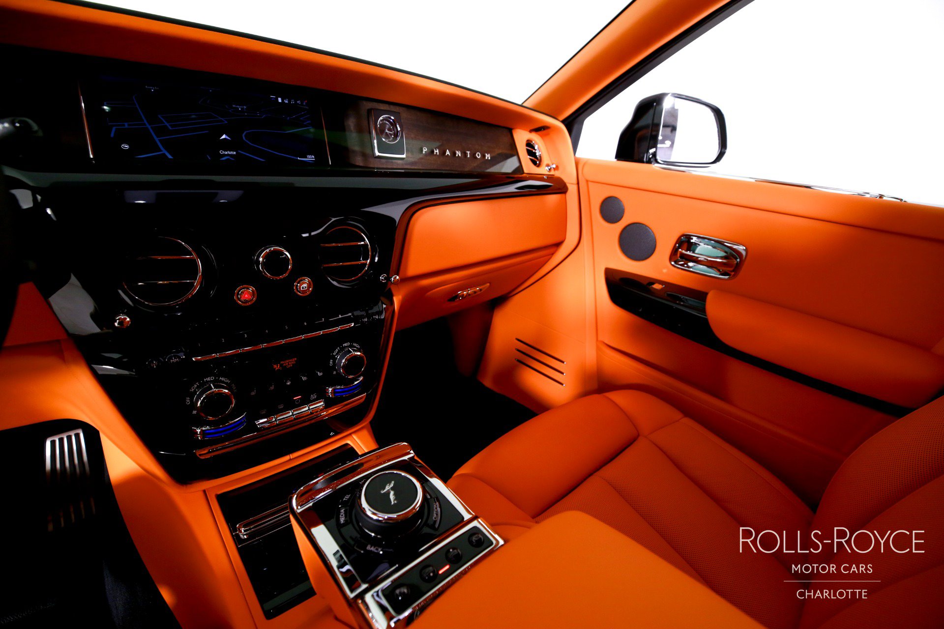 New 2027 Rolls-Royce Phantom Sedan RWD image 16