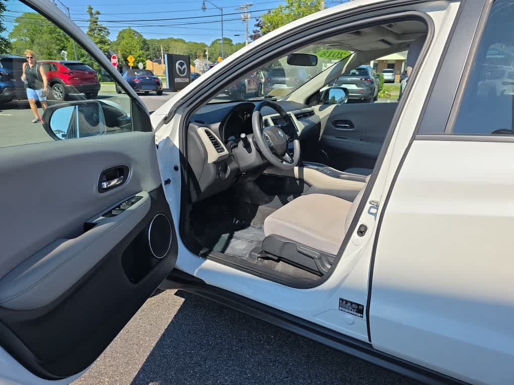Used 2018 Honda HR-V EX image 11