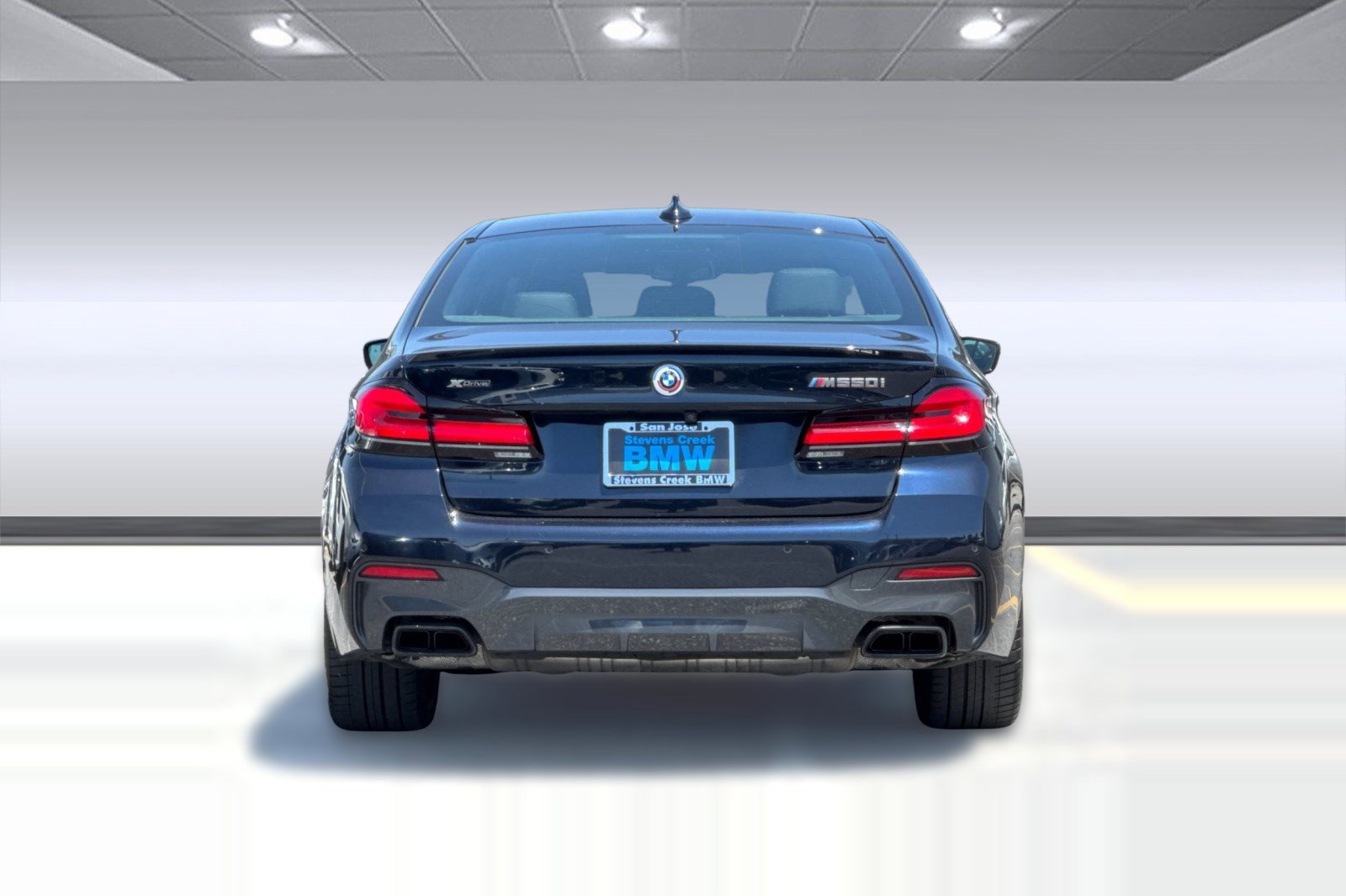 Used 2023 BMW M550i xDrive w/ Executive Package AWD/4WD image 10