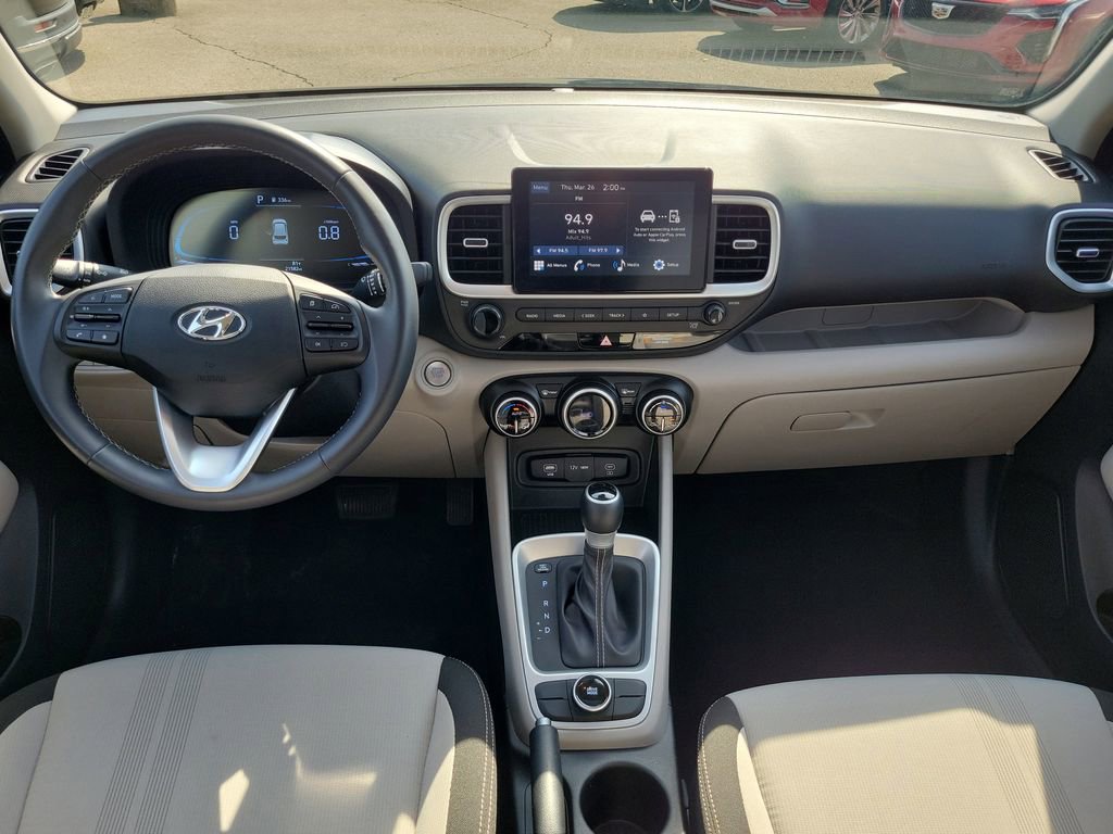 Used 2025 Hyundai Venue SEL image 9