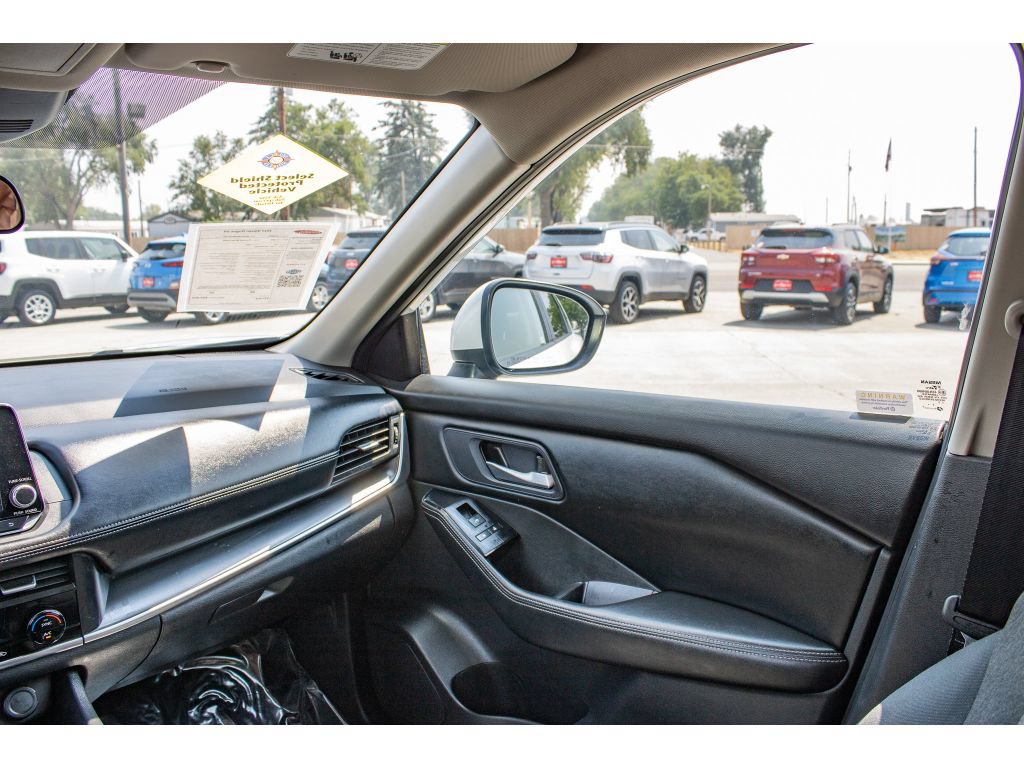 Used 2024 Nissan Rogue SV AWD/4WD image 19